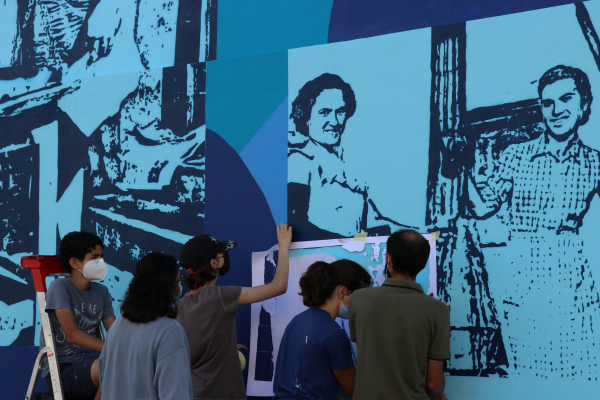 Residentes do Workshop de Arte Urbana apresentam o mural em Aveiras de Cima