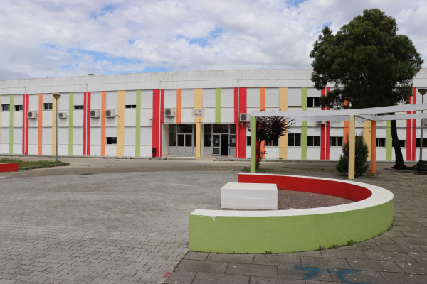 Município vai substituir cobertura em fibrocimento da Escola Básica de Azambuja