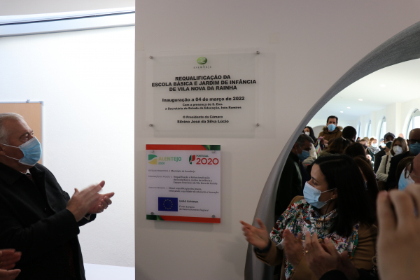 Escola Básica/JI de Vila Nova da Rainha inaugurada com a Secretária de Estado da Educação