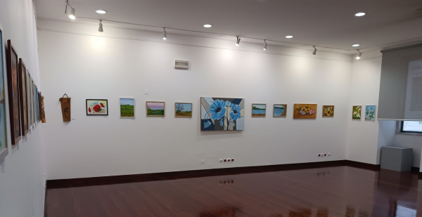 Exposição de pintura “O voo dos pincéis” de Sónia Mendonça patente até 13 de fevereiro