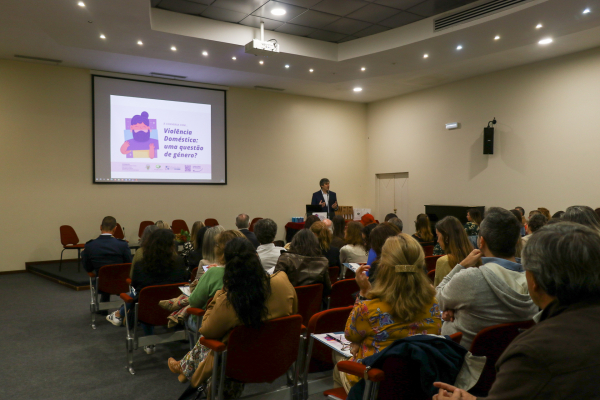 Municípios de Azambuja e do Cartaxo assinalaram o Dia da Igualdade com um seminário sobre violência doméstica
