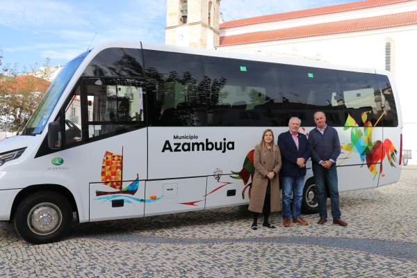 Município de Azambuja reforça a sua frota com um novo autocarro