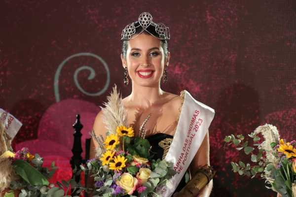 A “nossa” Daniela Ferreira é a Rainha das Vindimas de Portugal e Embaixadora da Vinha e do Vinho 2023