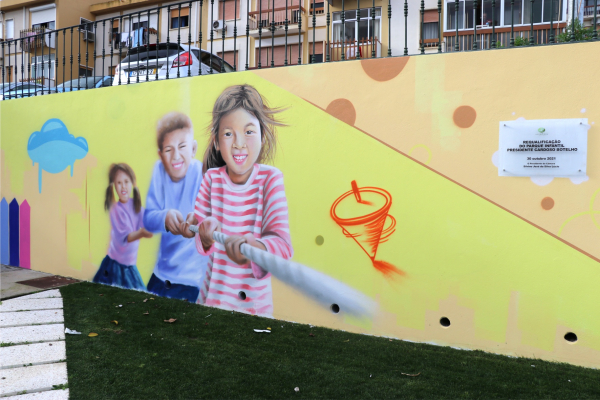 Já está concluído o mural de arte urbana no Jardim de S.Sebastião de Azambuja